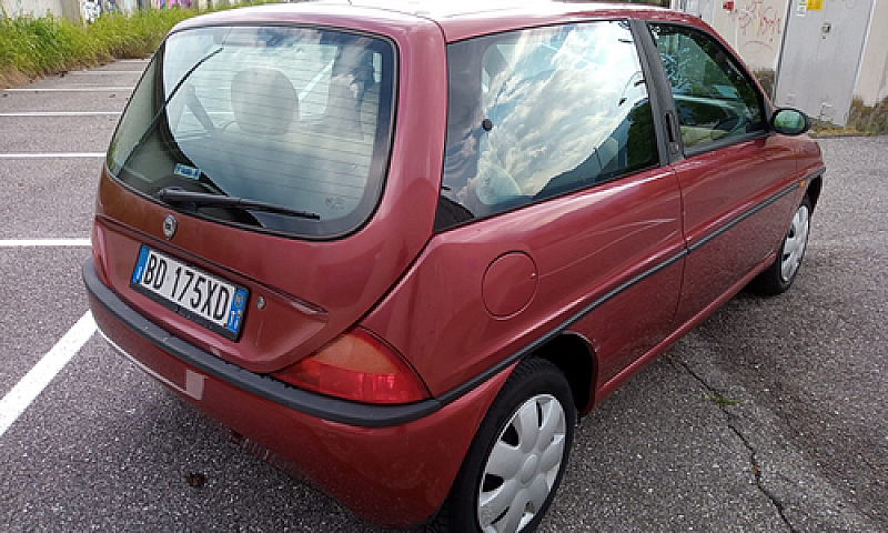 Lancia Ypsilon 1.1 B...