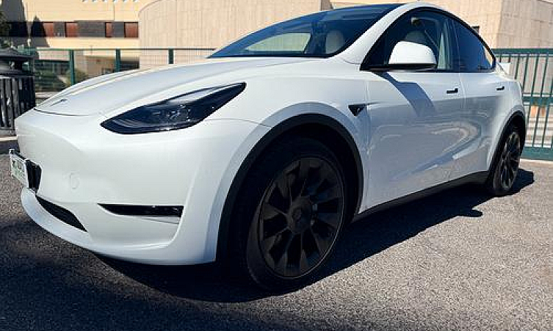 Tesla Model Y Long R...