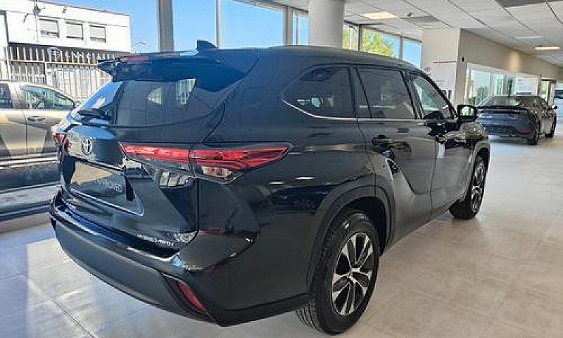 Toyota Highlander 2....