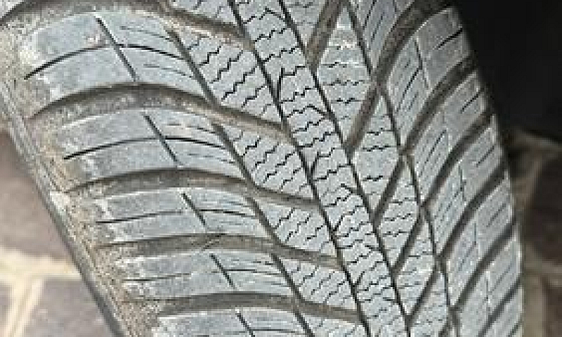 Peugeot 207 1.4Hdi 7...