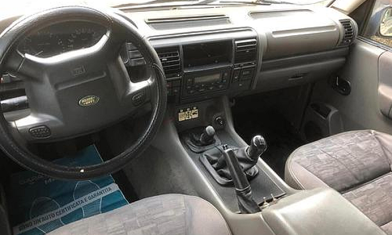 Land Rover Discovery...