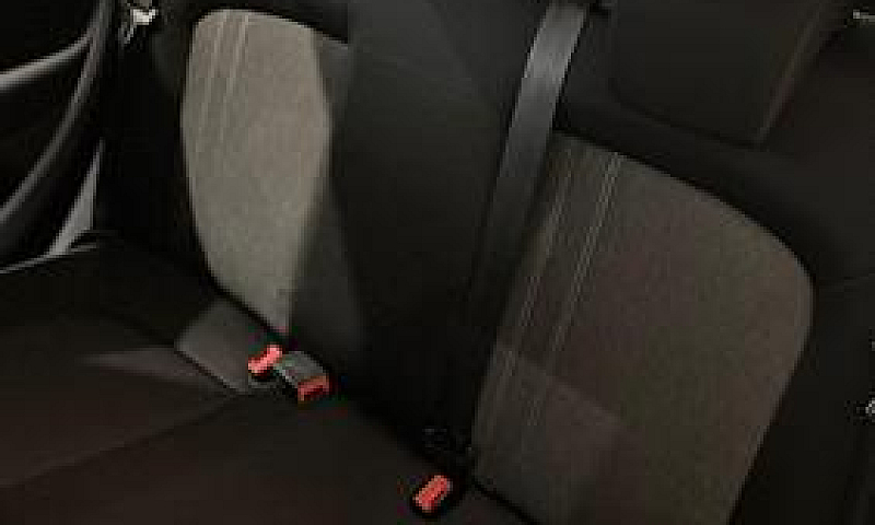 Fiat Punto 1.4 S&S 8...