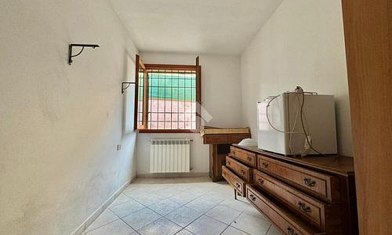 3 Locali A Carmignan...