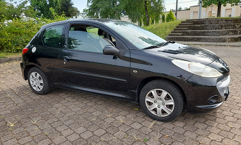 Peugeot 206 + Benz G...