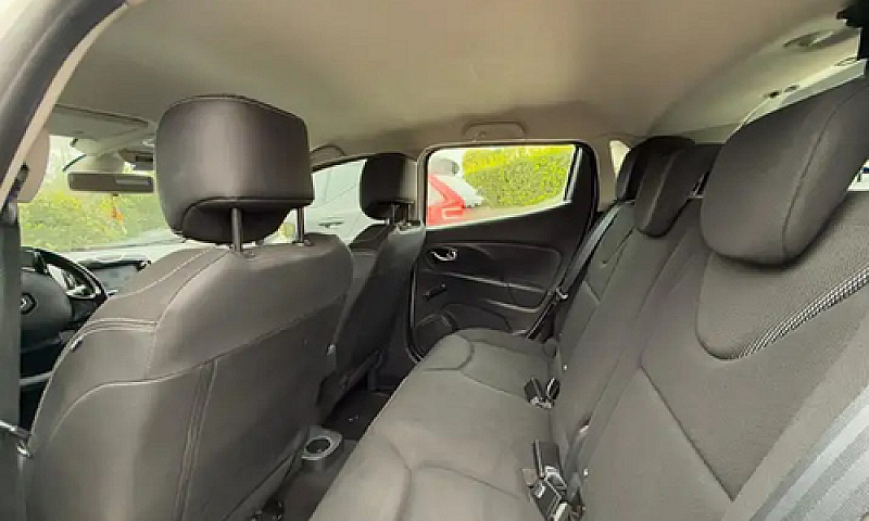 Renault Clio Live - ...