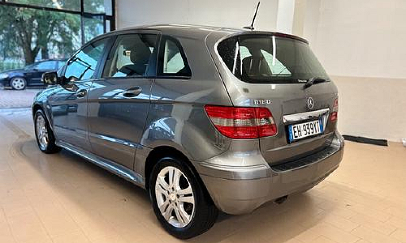 Mercedes-Benz B 180 ...