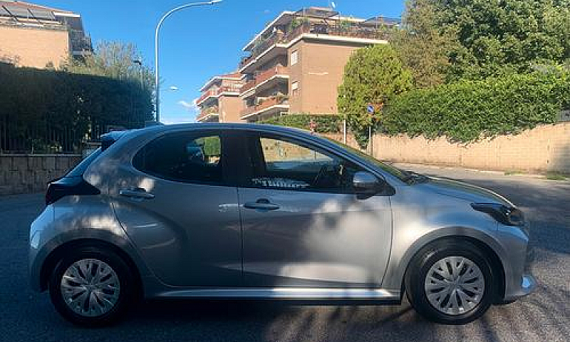Toyota Yaris 1.5 Hyb...