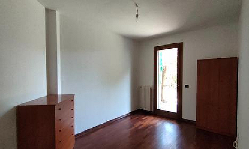 Appartamento Con Gia...