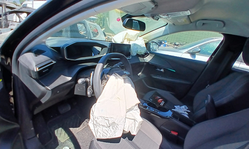 Peugeot 208 Incident...