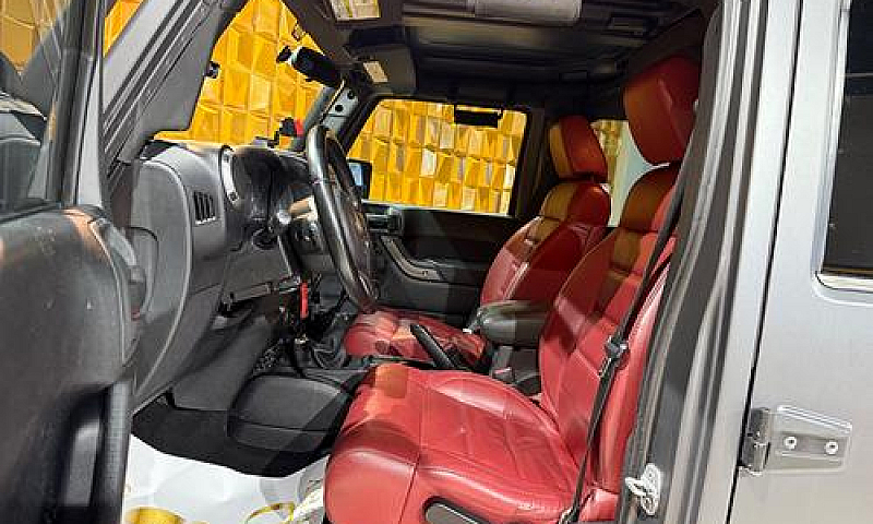 Jeep Wrangler Unlimi...