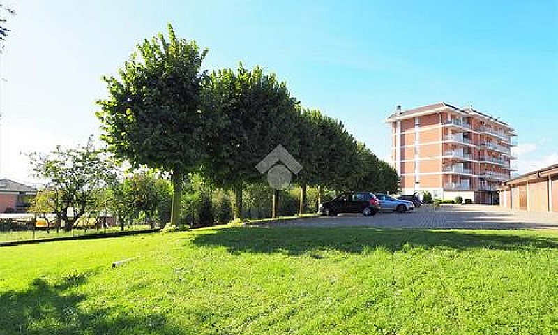 2 Locali A Cossato...