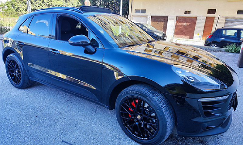 Porsche Macan S...