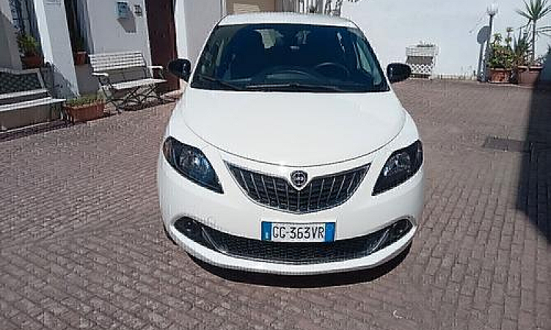 Lancia Ypsilon 1.0 H...