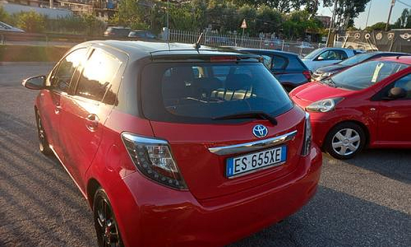Toyota Yaris 1.5 Hyb...