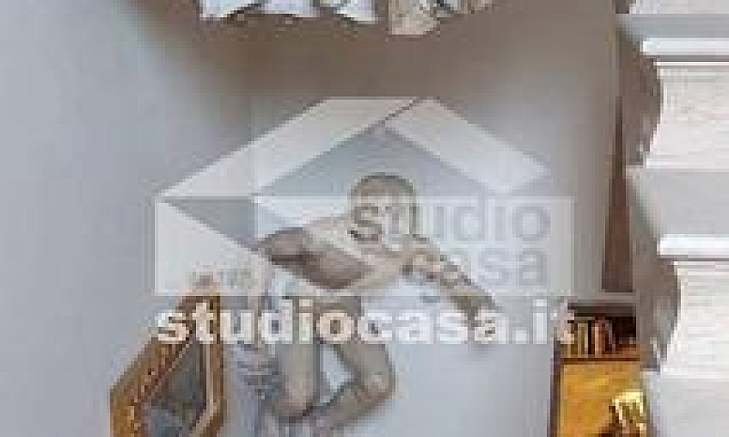 Palazzo / Stabile Di...