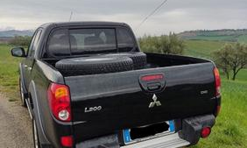 Mitsubishi L200...