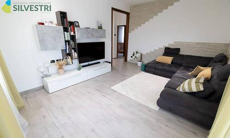 Appartamento Di 95 M...