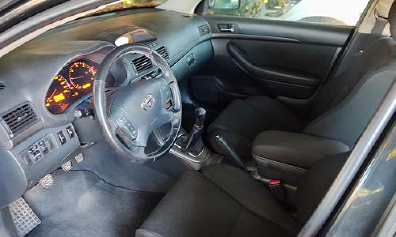  Toyota Avenssis ...