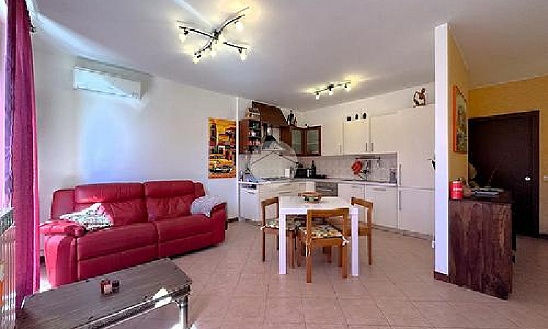 3 Locali A Santo Ste...