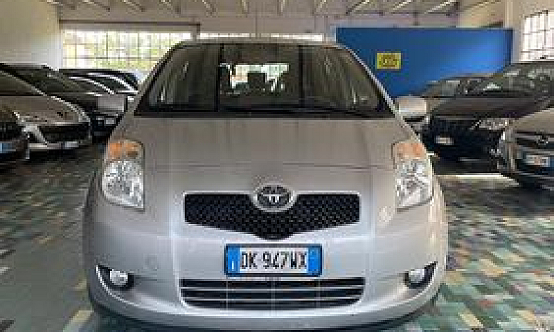 Toyota Yaris 1.3 5 P...