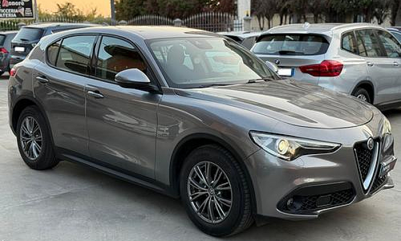 Alfa Romeo Stelvio 2...