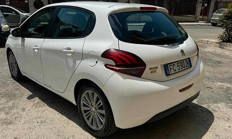 Peugeot 208 1.6 Hdi ...