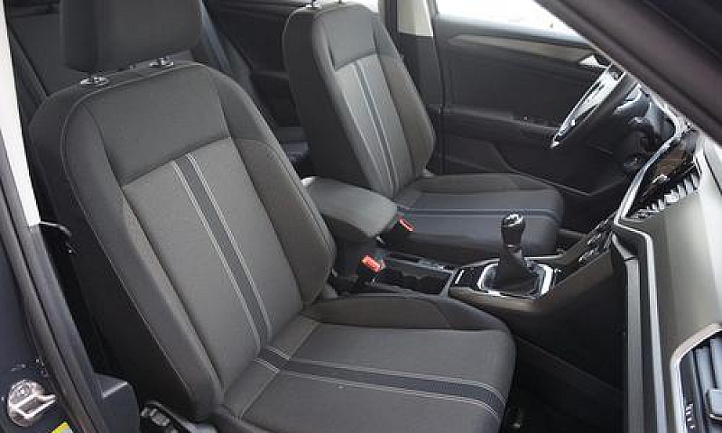 Volkswagen T-Roc 1.0...
