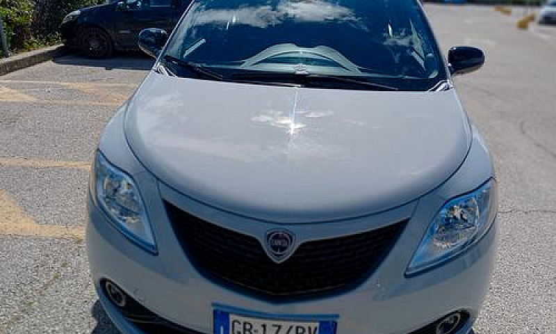 Lancia Ypsilon 3ª Se...