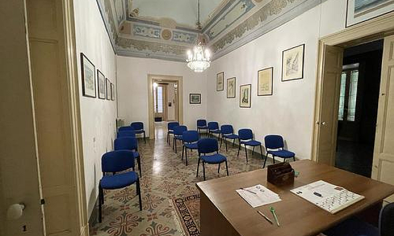 Intero Stabile Stori...