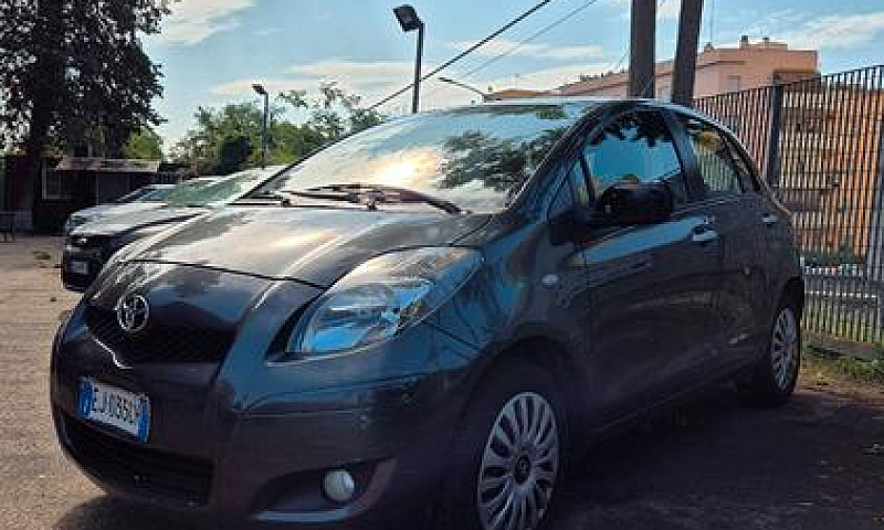 Toyota Yaris 1.0 5 P...
