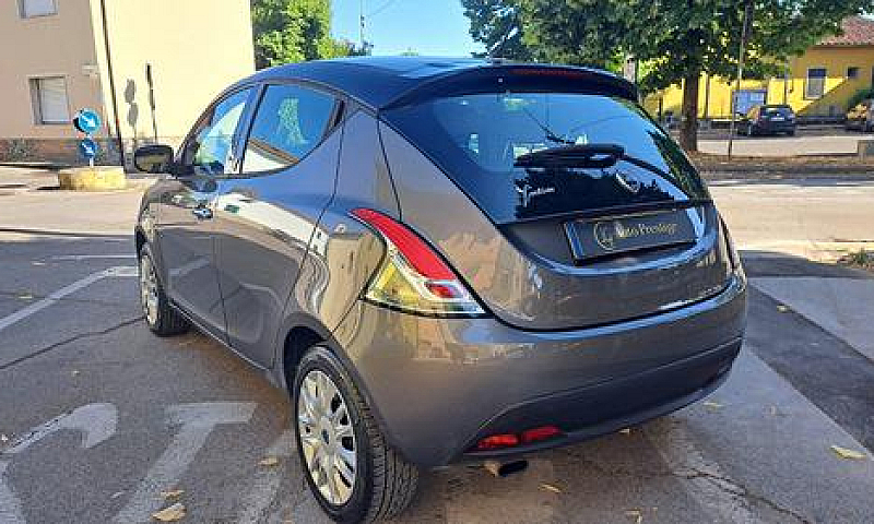 Lancia Ypsilon 1.3 M...