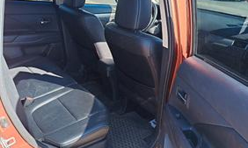 Mitsubishi Outlander...