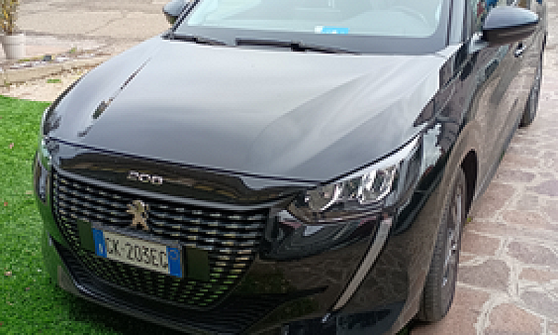 Peugeot 208 A Benzin...