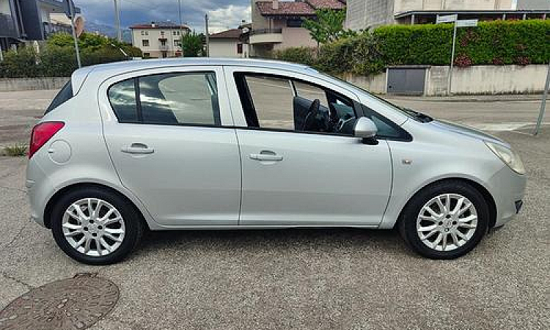 Opel Corsa 1.2 Benzi...