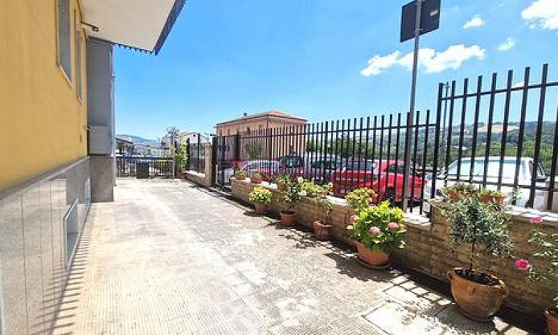 Via Perlasca Mq. 100...