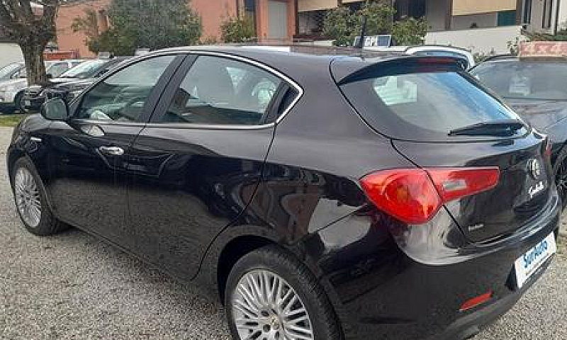 Alfa Romeo Giulietta...