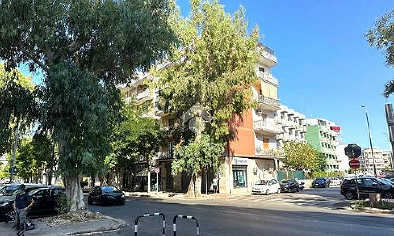 3 Locali A Bari...