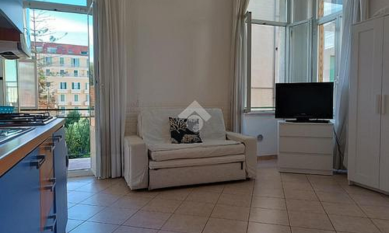 Monolocale A Sanremo...