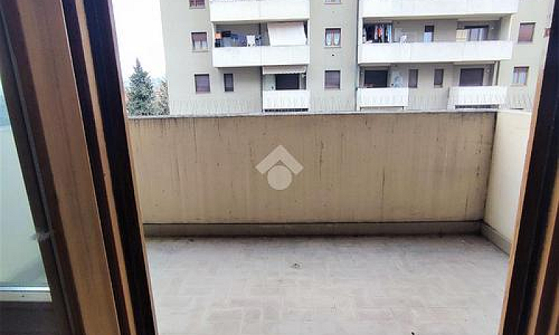 3 Locali A Perugia...
