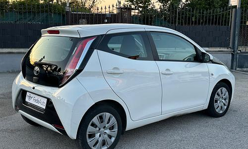 Toyota Aygo 1.0 Benz...