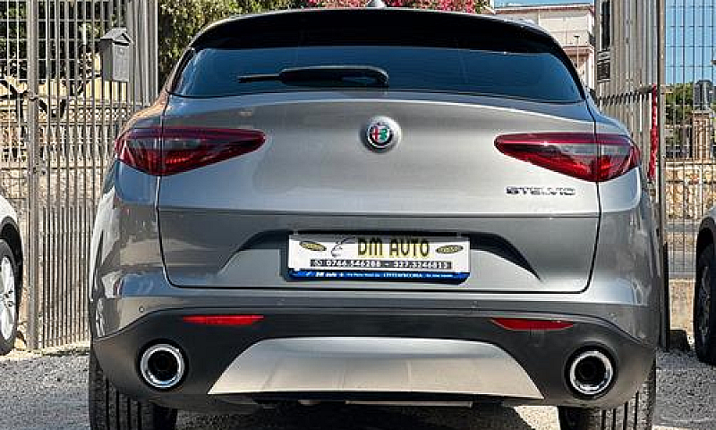 Alfa Romeo Stelvio 2...