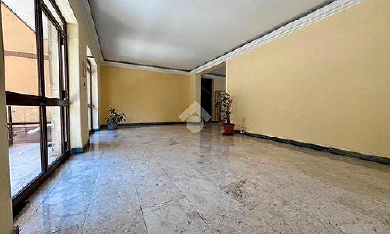 4 Locali A Catania...