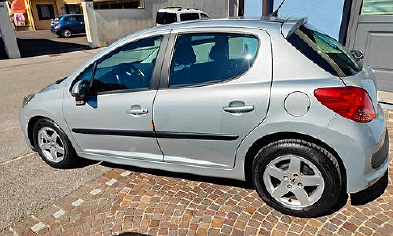 Peugeot 207 1.4 Vti ...