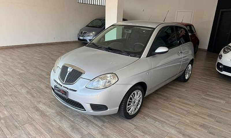 Lancia Ypsilon 1.3 M...
