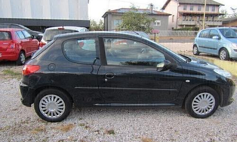 Peugeot 206 Plus 1.1...