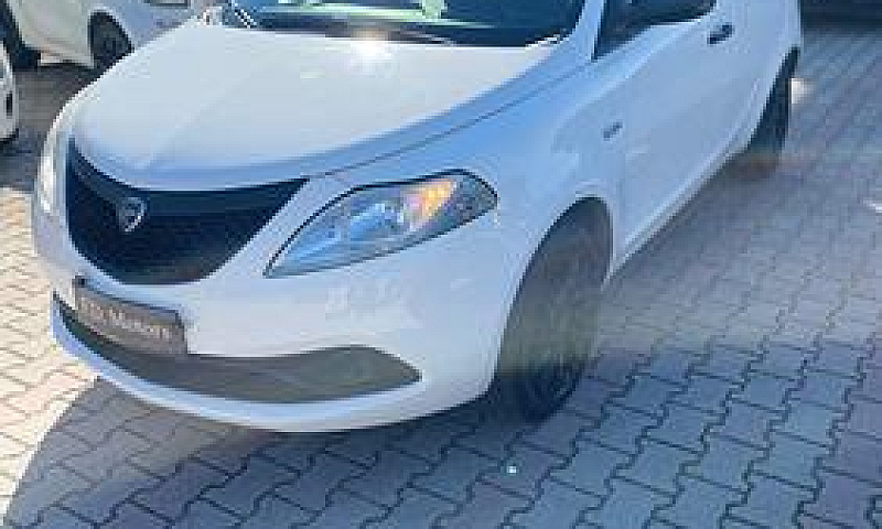 Lancia Ypsilon 1.2 6...
