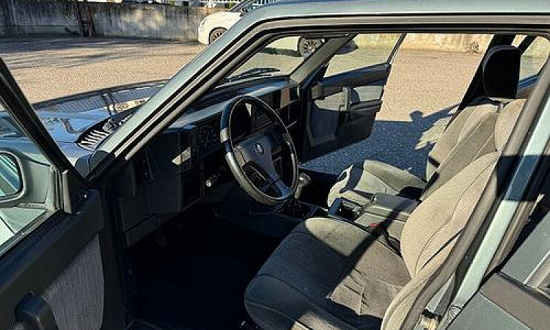 Alfa Romeo 75 1.6...