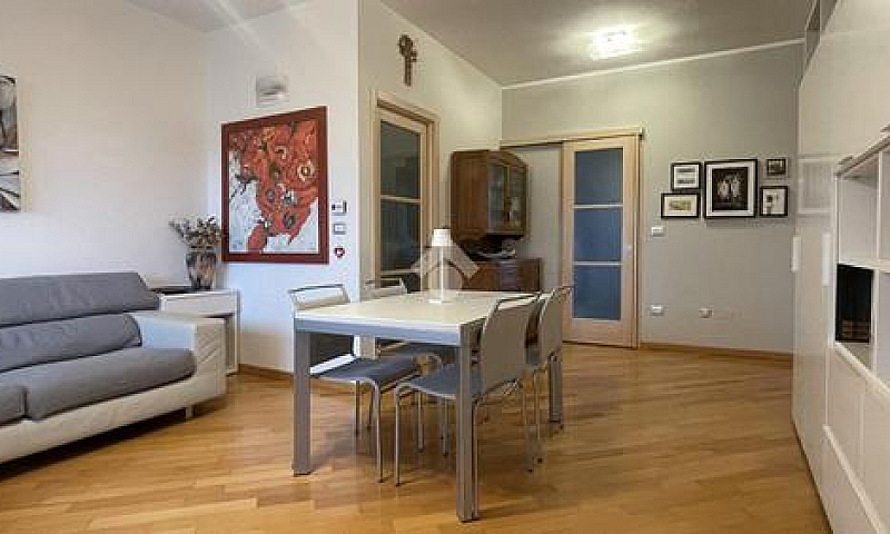 4 Locali A Castel Ma...