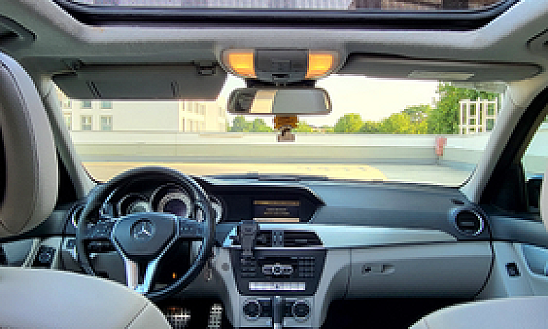 Mercedes C250 4Matic...