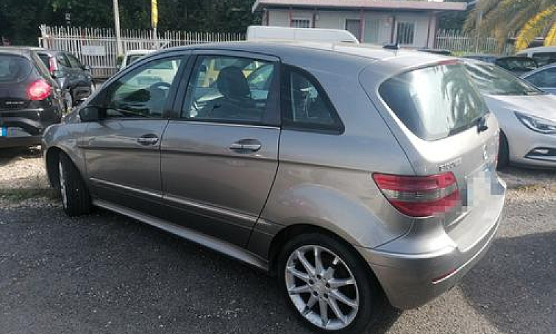 Mercedes-Benz B 180 ...